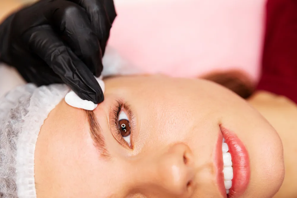 Image of NY Brows and Threading Salon offering lash lift services.