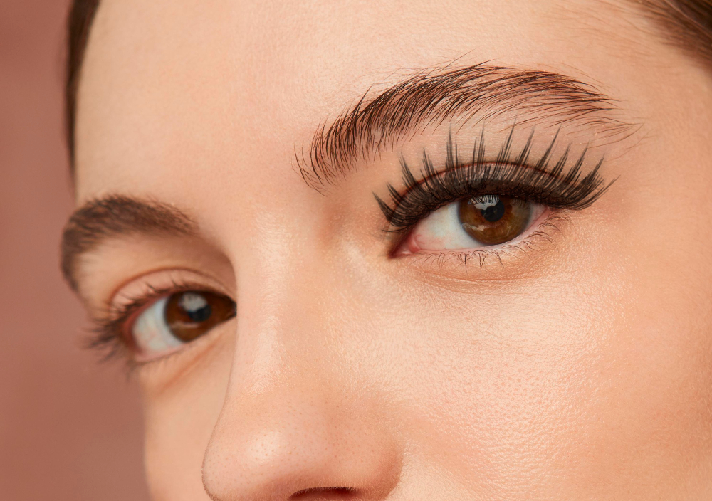 Image of NY Brows and Threading Salon offering eyebrow threading & lash lift beauty services.